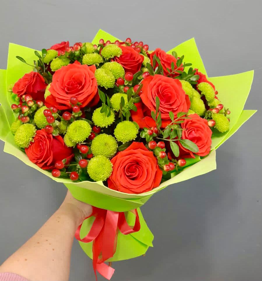 Букет цветов из: Хризантемы и Розы в Кимовске