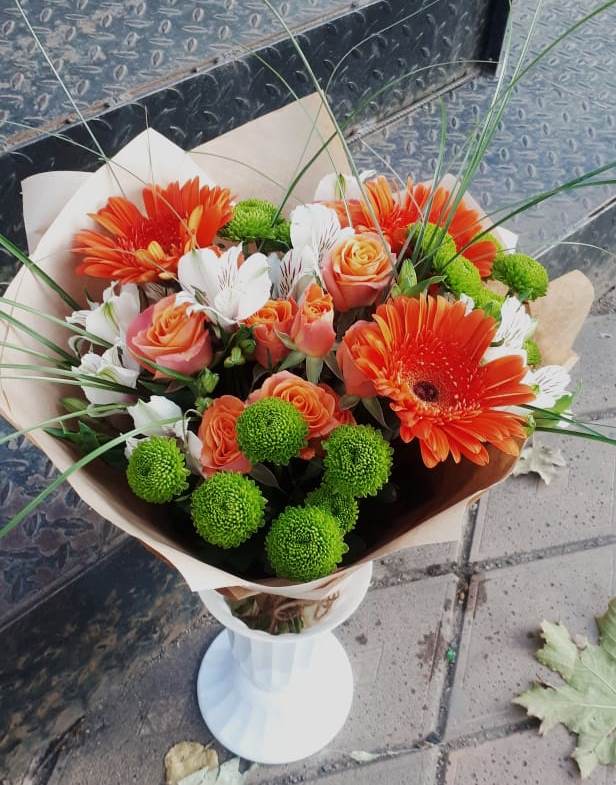 Букет цветов из: Герберы, Хризантемы, Альстромерии и Розы в Кимовске