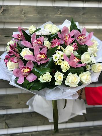 Букет цветов из: Розы и Хризантемы в Кимовске