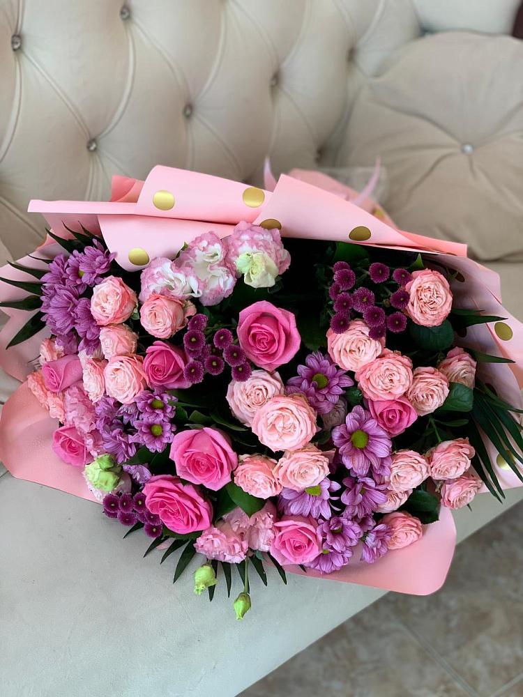 Букет цветов из: Хризантемы, Розы и Лизиантусы в Кимовске