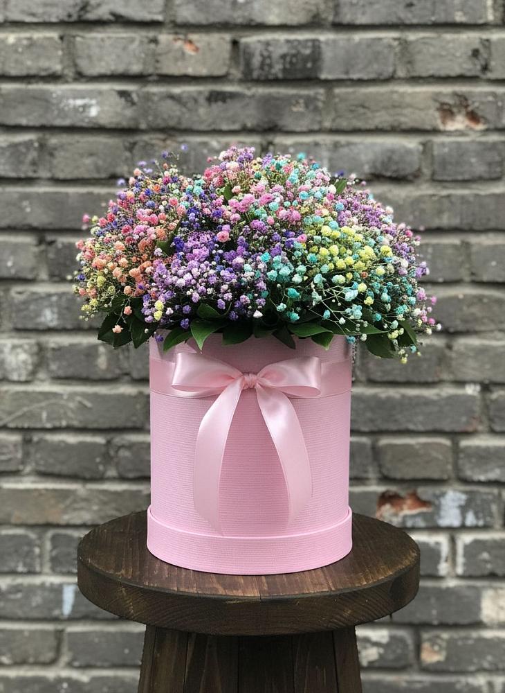 Цветочная композиция из Гипсофила и Розы в шляпной коробке в Кимовске