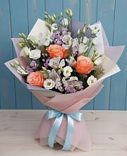 Букет цветов из:  Лизиантусы, Розы, Альстромерии и Гипсофила в Кимовске