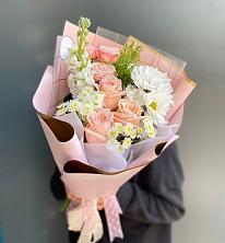 Букет цветов из:  Хризантемы и Розы в Кимовске