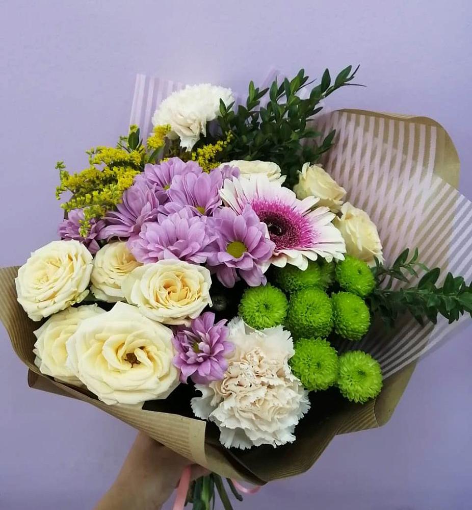 Букет цветов из: Хризантемы, Розы, Гвоздики и Герберы в Кимовске