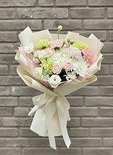 Букет цветов из:  Гвоздики, Розы, Лизиантусы и Хризантемы в Кимовске