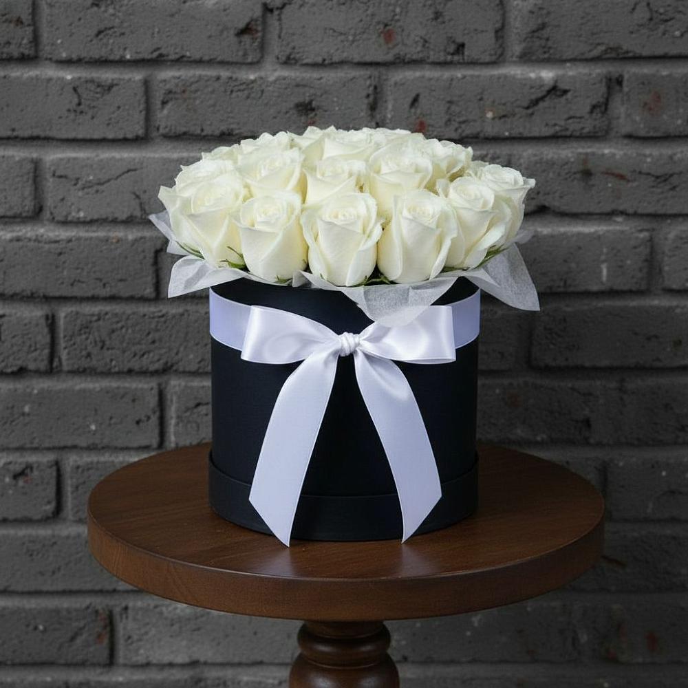 Цветочная композиция из Розы в шляпной коробке в Кимовске