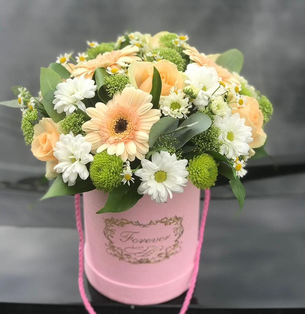 Цветочная композиция из Розы, Герберы и Хризантемы в шляпной коробке в Кимовске