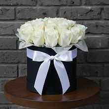 Цветочная композиция из Розы в шляпной коробке в Кимовске